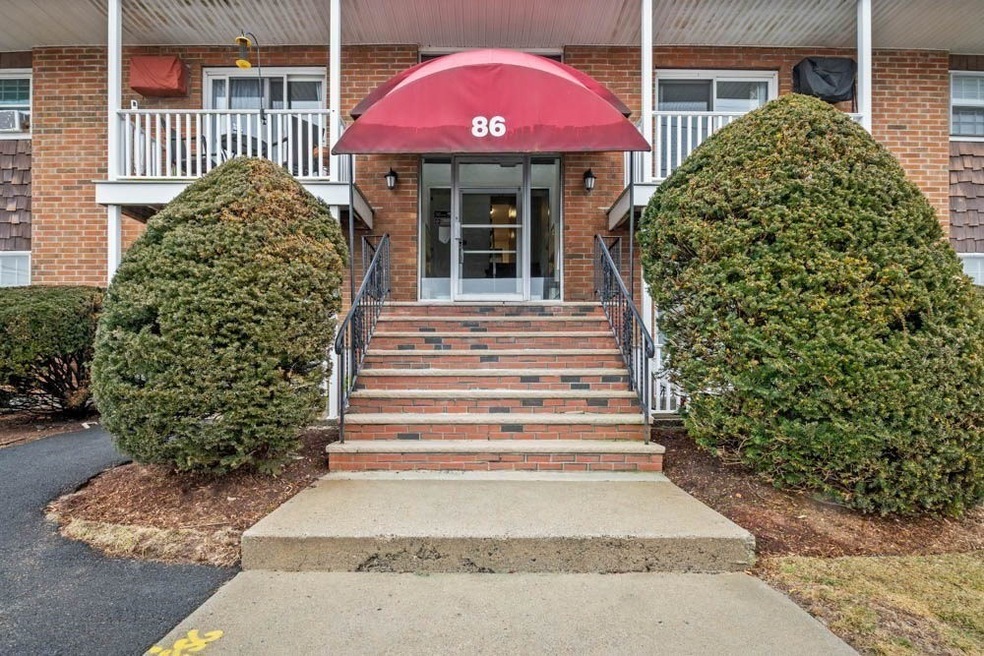 86 Beacon St unit 9, Lawrence, MA 01843 - photo 1