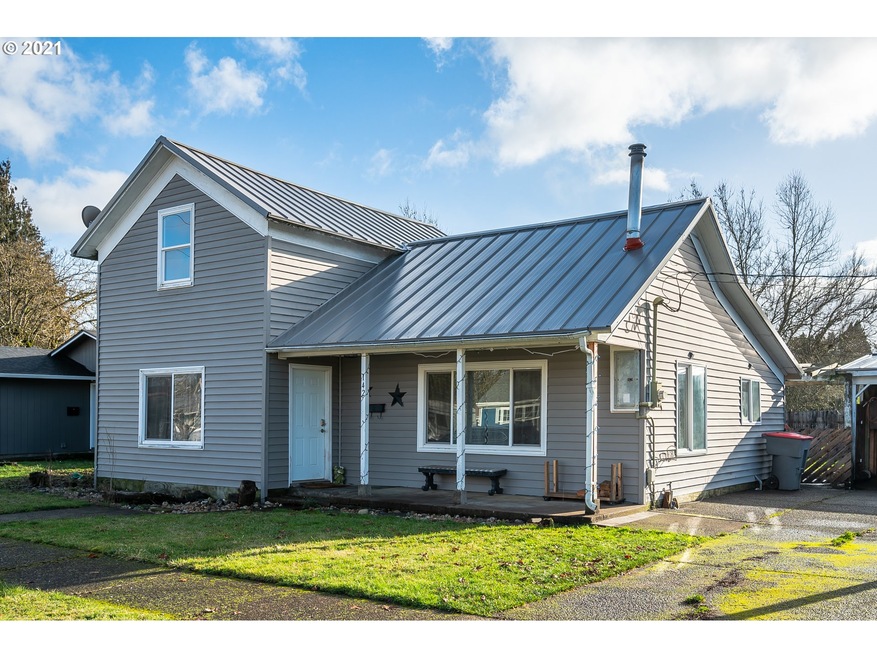 142 SW Harrison St, Sheridan, OR 97378 - photo 1