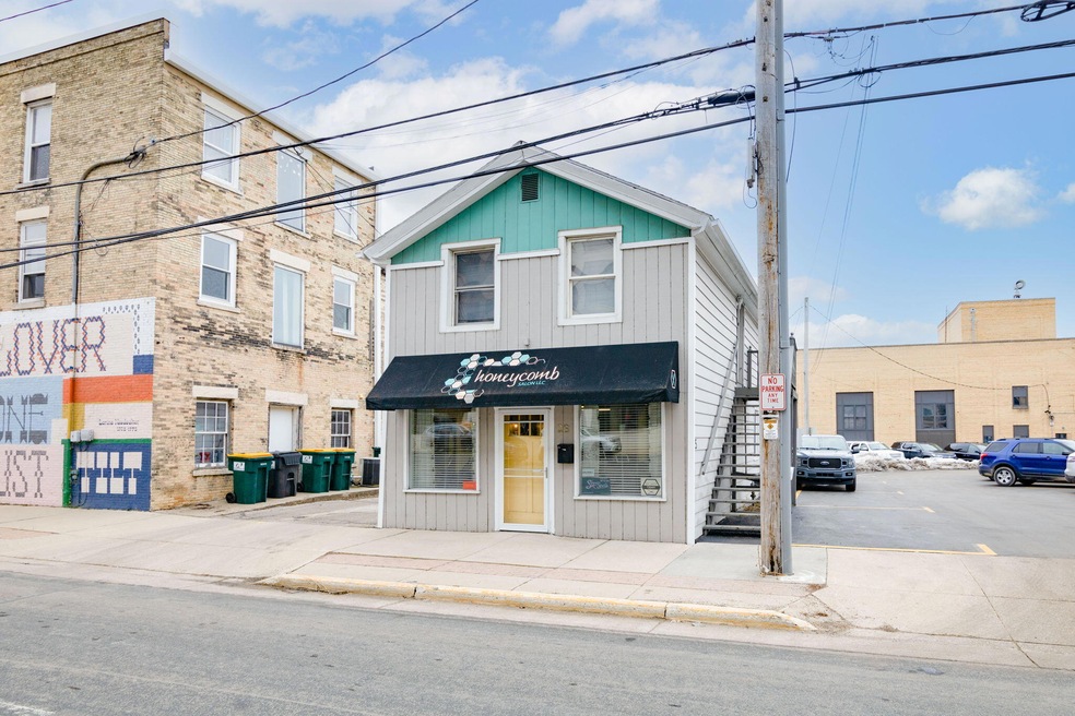 1-web-or-mls-Exterior-8