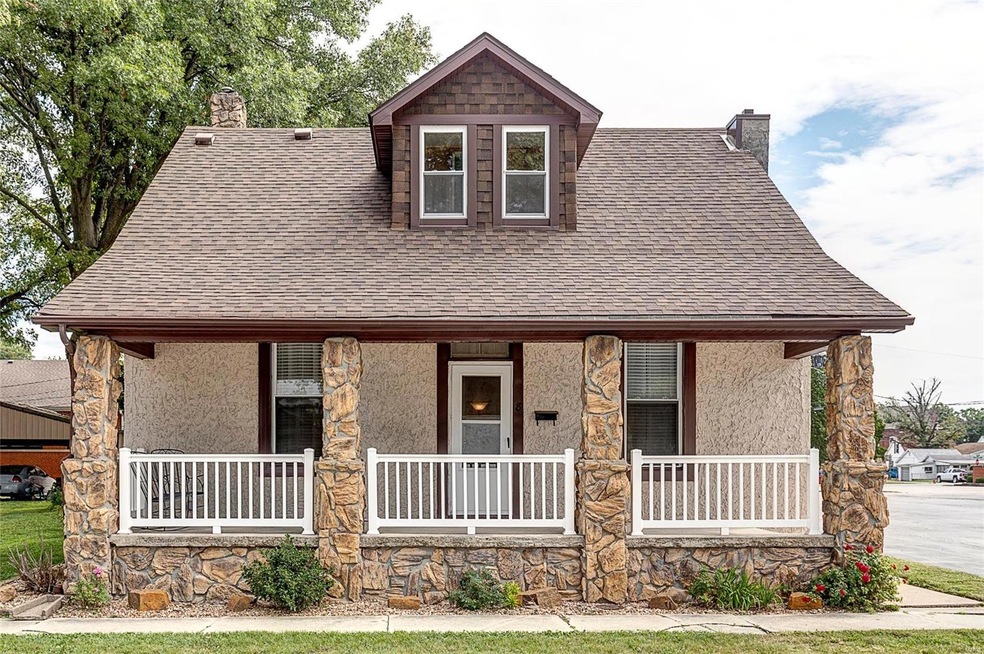 8 N Monroe St, Freeburg, IL 62243 - photo 1