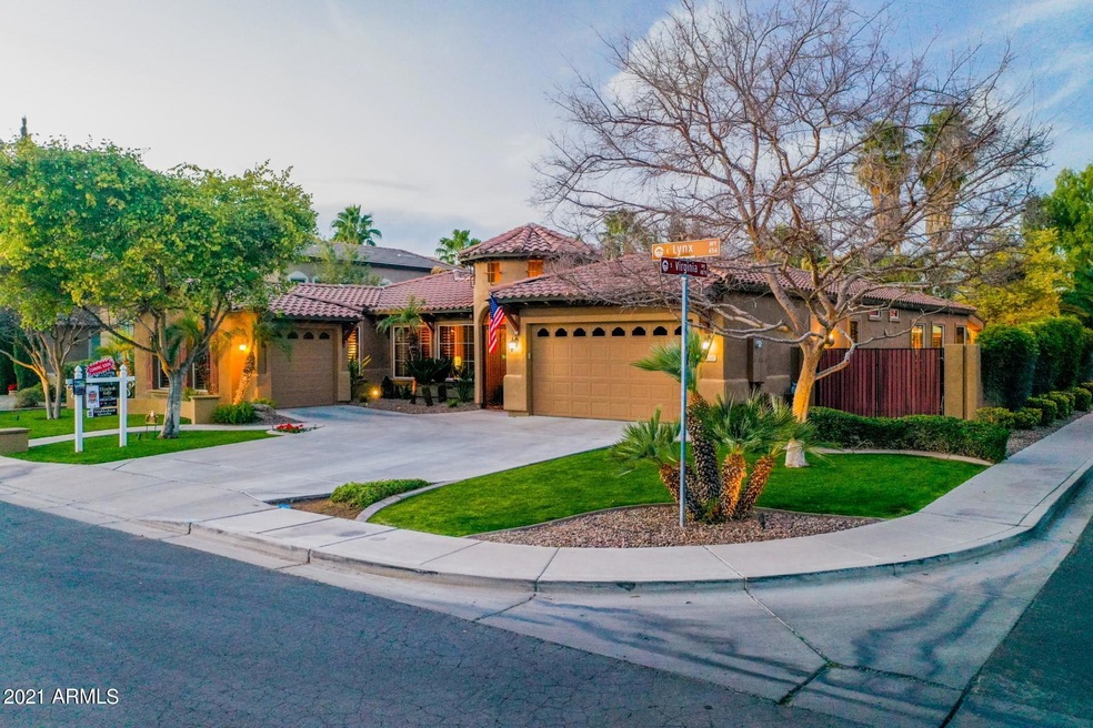 454 E Lynx Way (129)