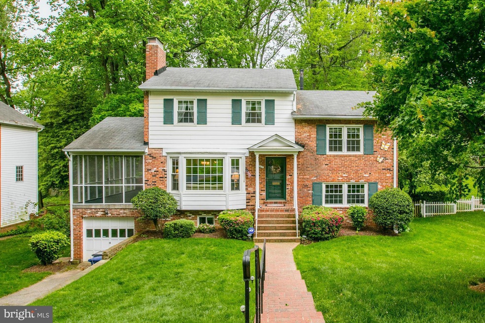 2332 Barbour Rd, Falls Church, VA 22043 - photo 1