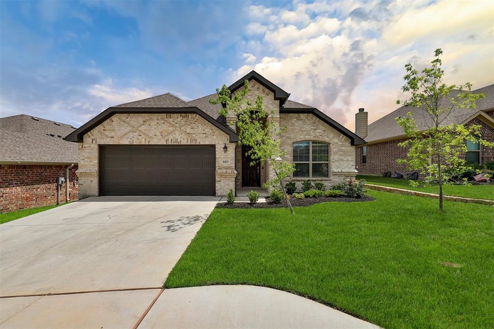 1413 Town Creek Cir, Weatherford, TX 76086 - photo 1