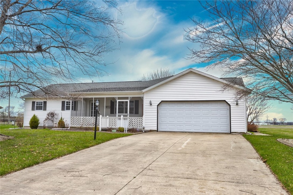 9971 N Briar Ln, Effingham, IL 62401 - photo 1