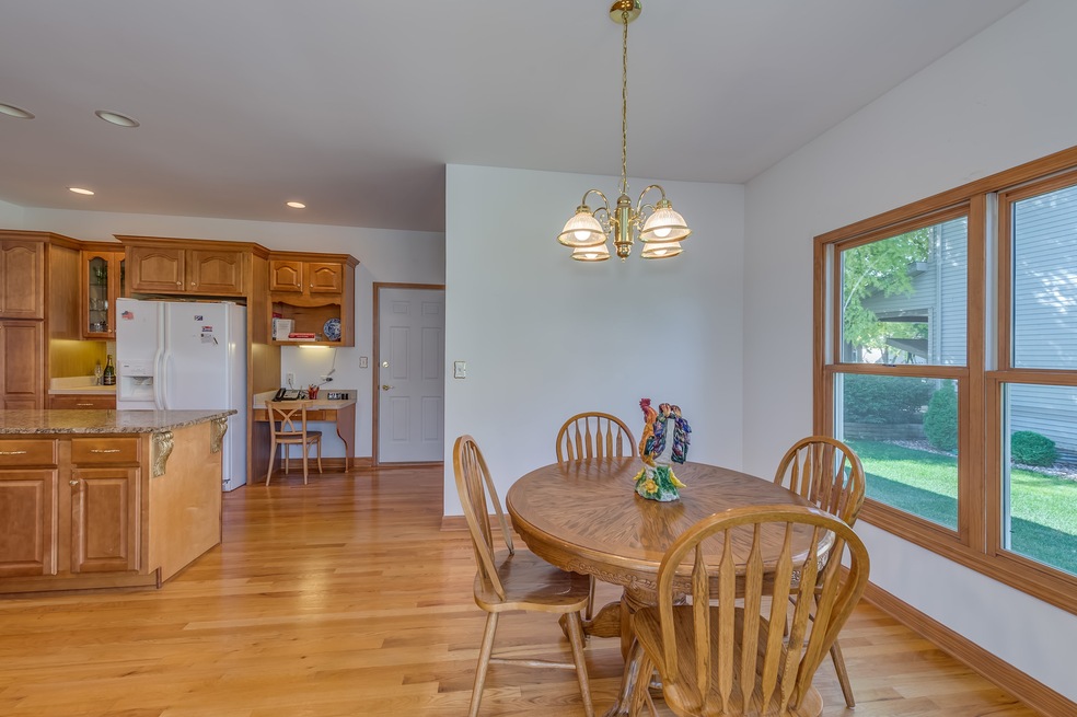 631 Carnation Dr, Oswego, IL 60543 - photo 1