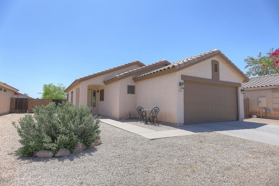 869 E Cochise Circle