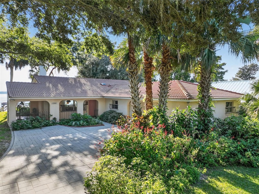 32601 Lakeshore Dr, Tavares, FL 32778 - photo 1