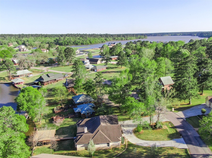 48 Hunters Creek Dr, Huntsville, TX 77340 - photo 1