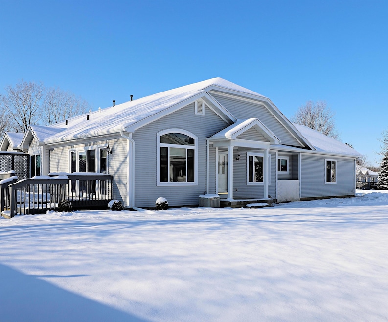 253 Aberdeen Ct unit 14, Flushing, MI 48433 - photo 1