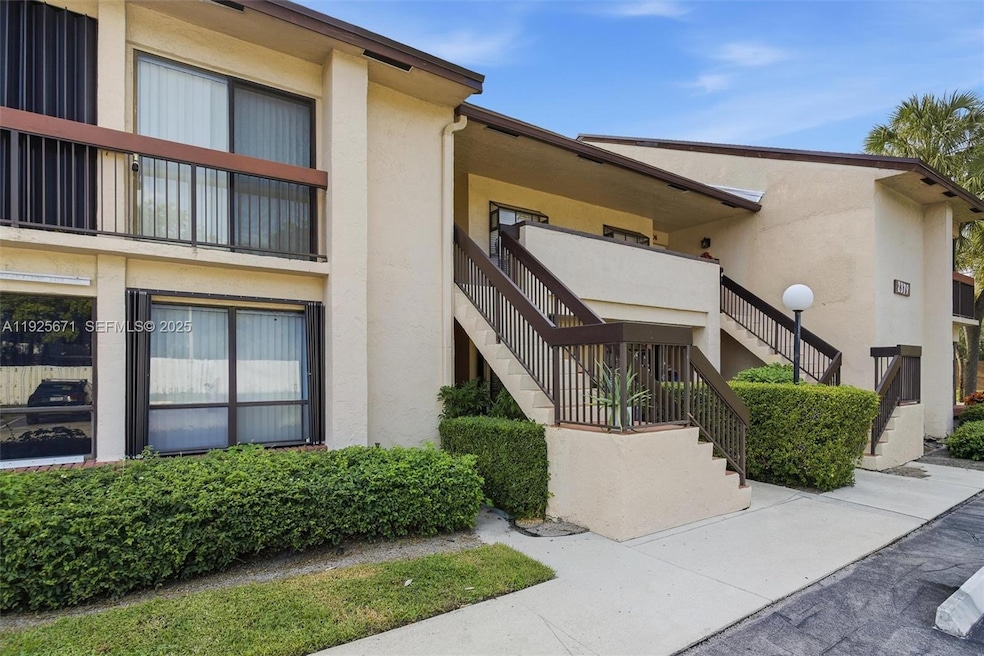 2379 SW 15th St unit 107, Deerfield Beach, FL 33442 - photo 1