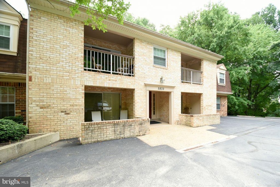 5833 Cove Landing Rd unit 304, Burke, VA 22015 - photo 1