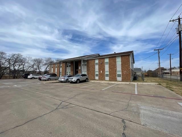 319 SE 3rd St unit 102, Grand Prairie, TX 75051 - photo 1