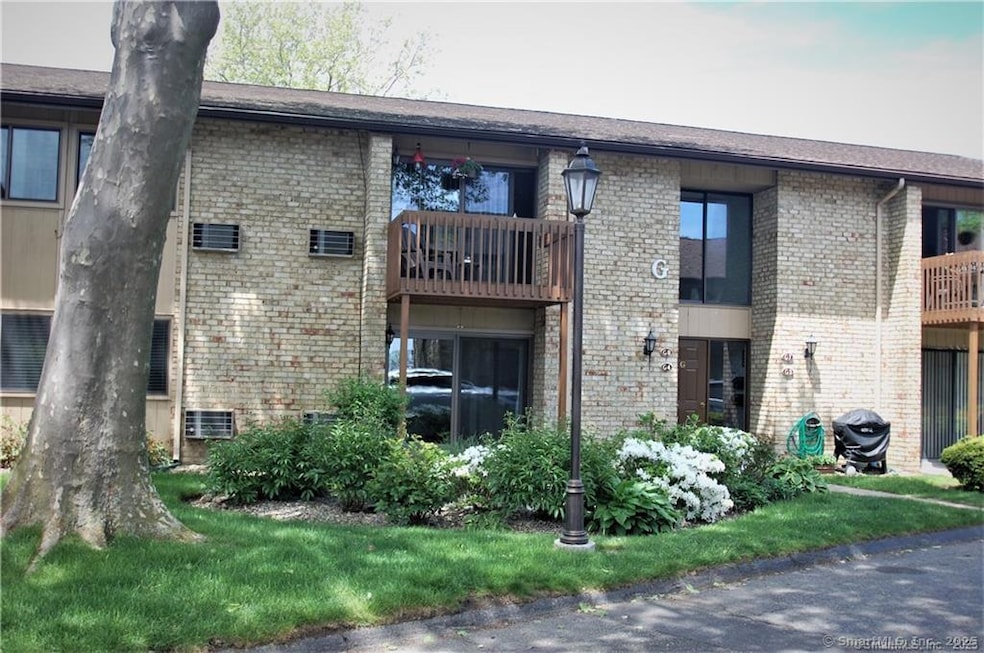 199 Gregory Blvd unit G8, Norwalk, CT 06855 - photo 1