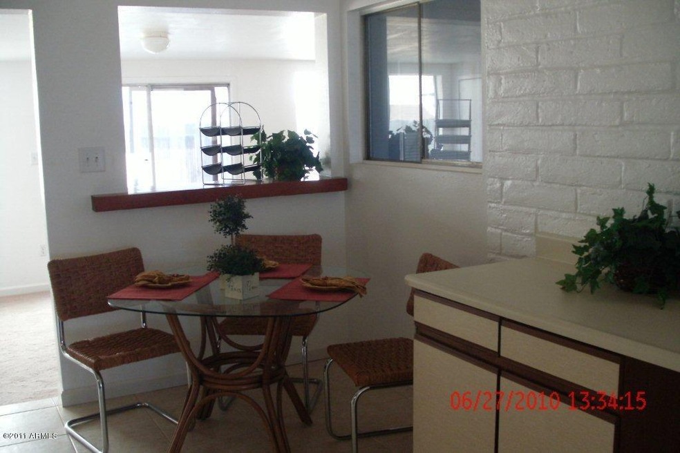 Eat-in Kitchen