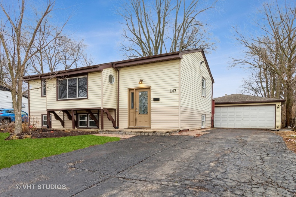 147 Pecos Cir, Carpentersville, IL 60110 - photo 1