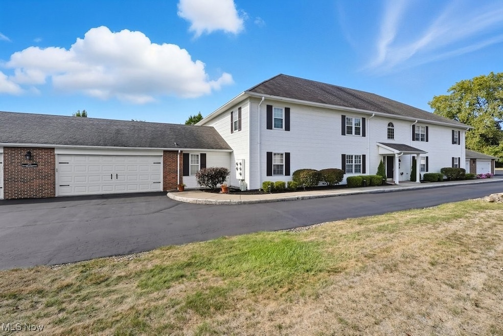 120 Talsman Dr unit 4, Canfield, OH 44406 - photo 1