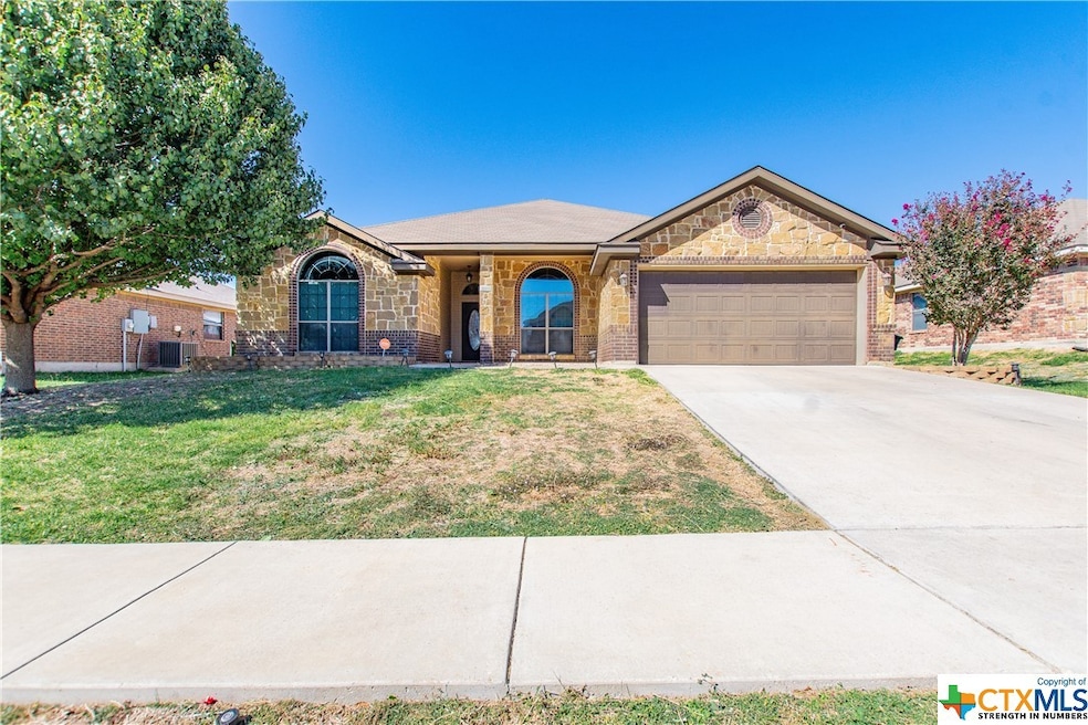 2001 Coy Dr, Copperas Cove, TX 76522 - photo 1