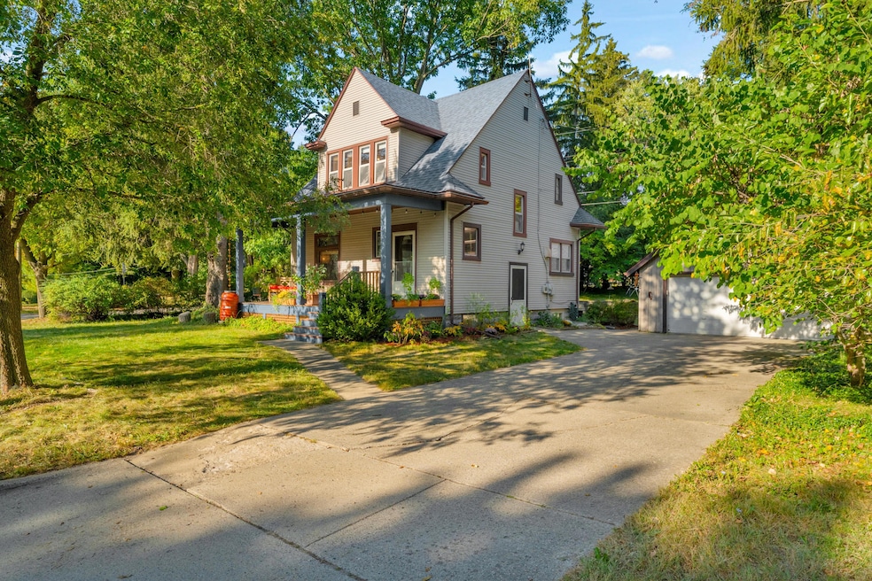 1550 Cedar Bend Dr, Ann Arbor, MI 48105 - photo 1