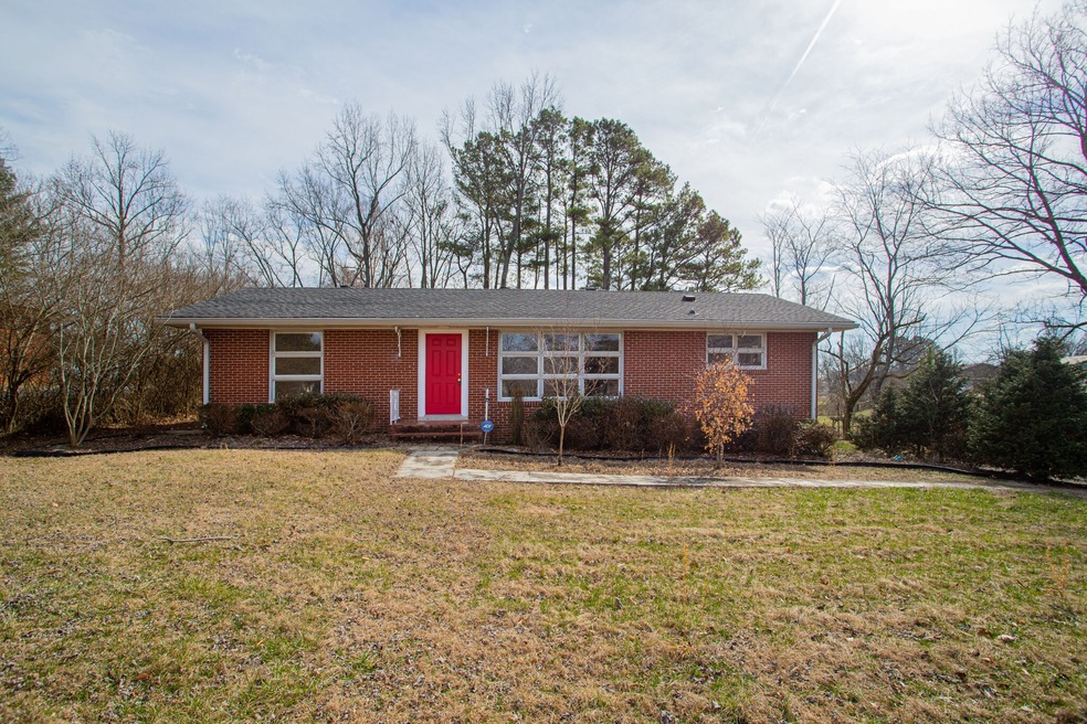 610 Adams St, Manchester, TN 37355 - photo 1