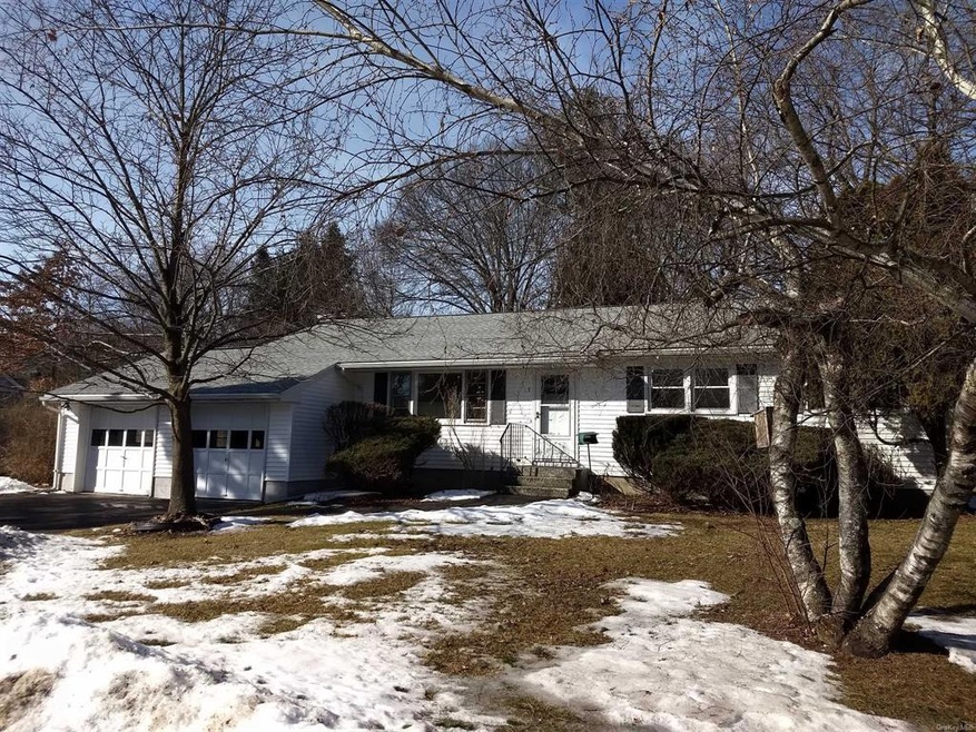 5 Mountain View Ct, Rhinebeck, NY 12572 - photo 1