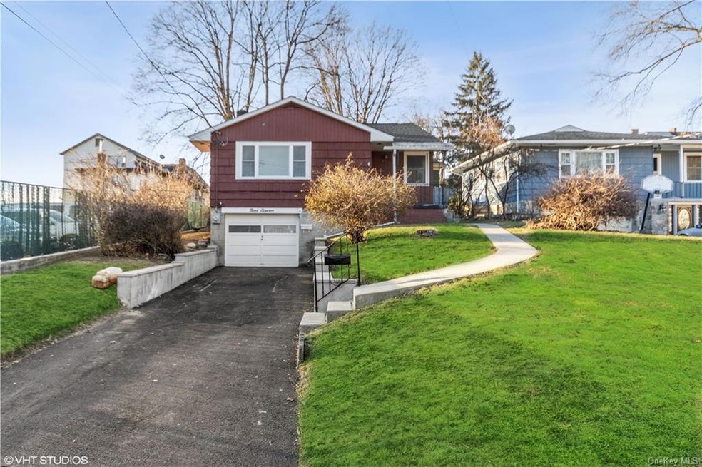 911 Frost Ct, Peekskill, NY 10566 - photo 1