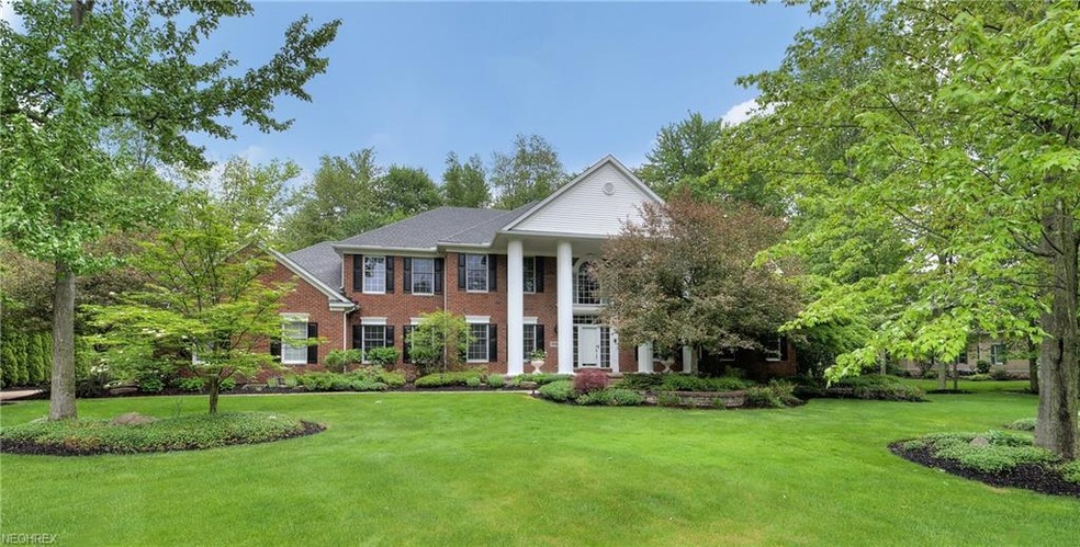 Welcome to 1739 Royal Oaks Circle!