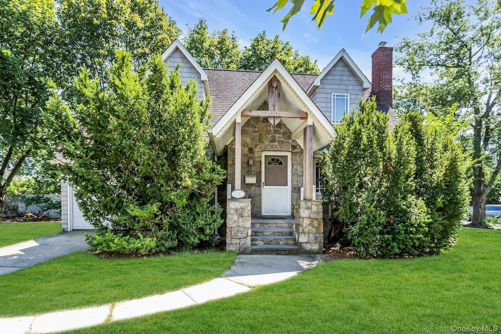 1782 Adlin Ct, East Meadow, NY 11554 - photo 1