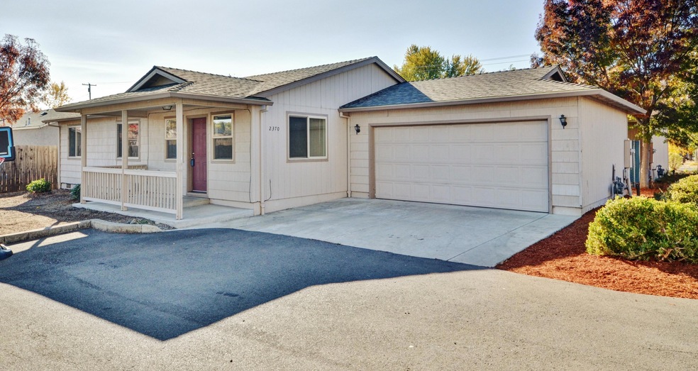 2370 Corona Ave, Medford, OR 97504 - photo 1