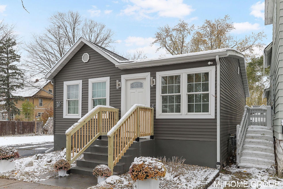 1212 Princeton Ave, Kalamazoo, MI 49007 - photo 1