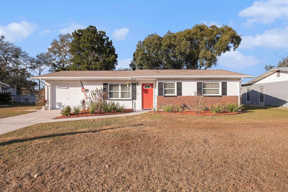 39025 Citadel Cir, Zephyrhills, FL 33542 - photo 1