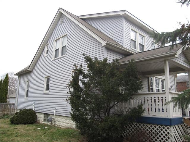 Vinyl exterior - roof about 10 years!