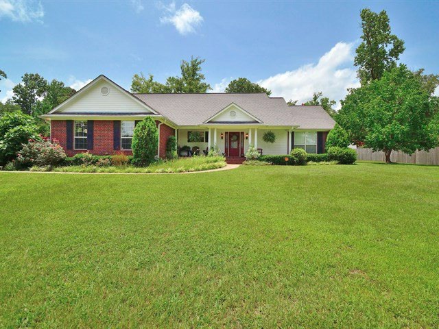 130 Stacey St, Lufkin, TX 75904 - photo 1