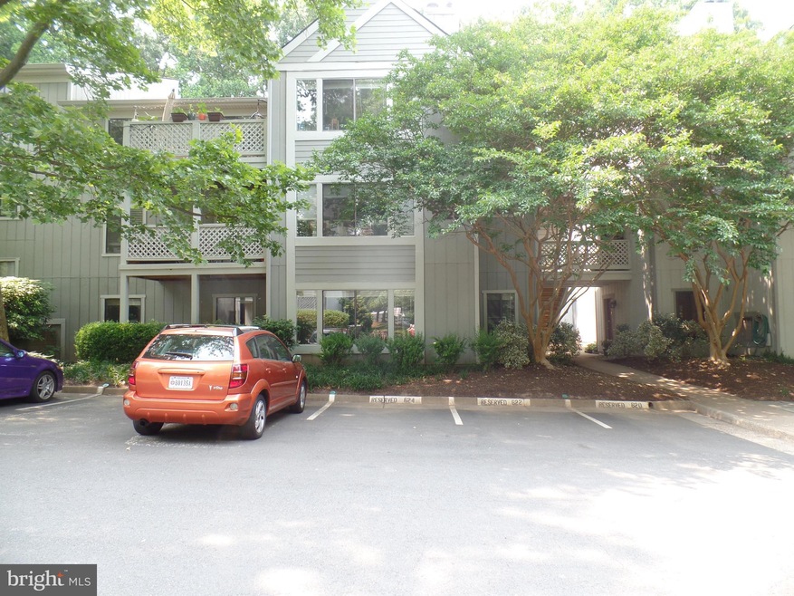 2224 Hunters Run Dr, Reston, VA 20191 - photo 1