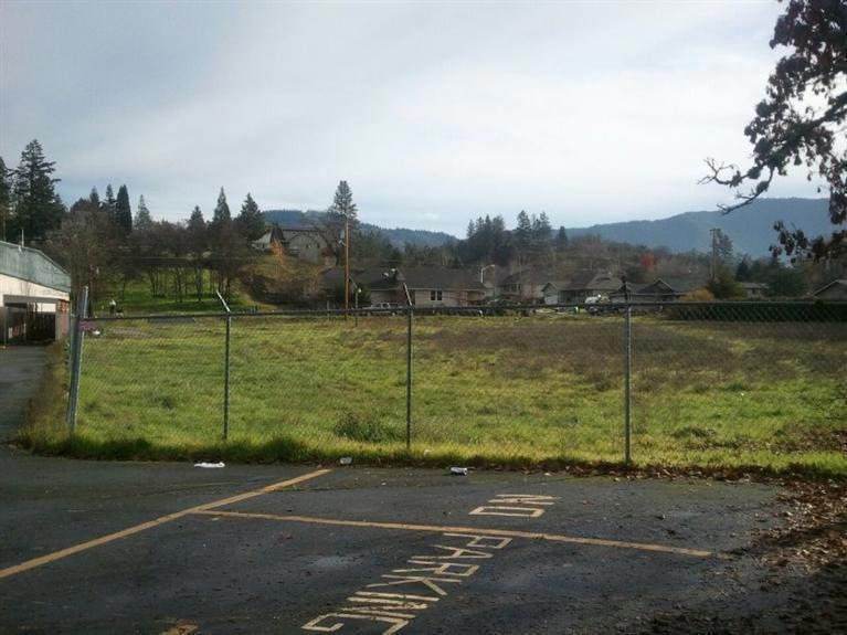 1622 Harbeck Rd, Grants Pass, OR 97527 - photo 1