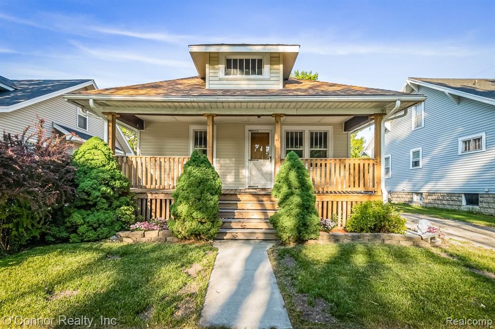 1312 14th St, Port Huron, MI 48060 - photo 1