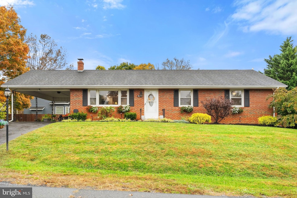 204 E 17th St, Front Royal, VA 22630 - photo 1