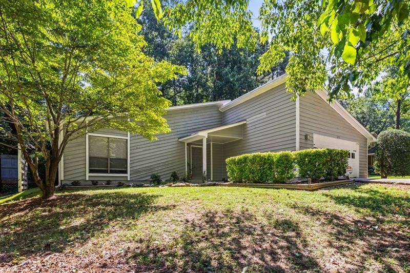 Freshly updated entertainer's home nestled on a pr