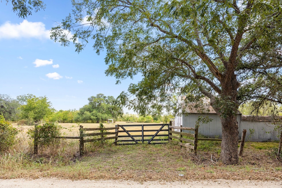 1268 Stokes Rd, Fayetteville, TX 78950 - photo 1
