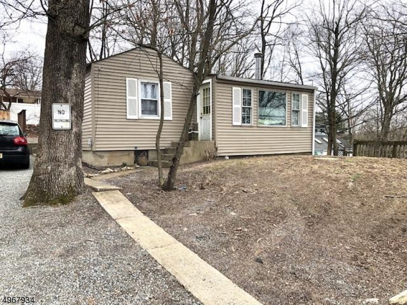 133 New York Ave, Lake Hopatcong, NJ 07849 - photo 1