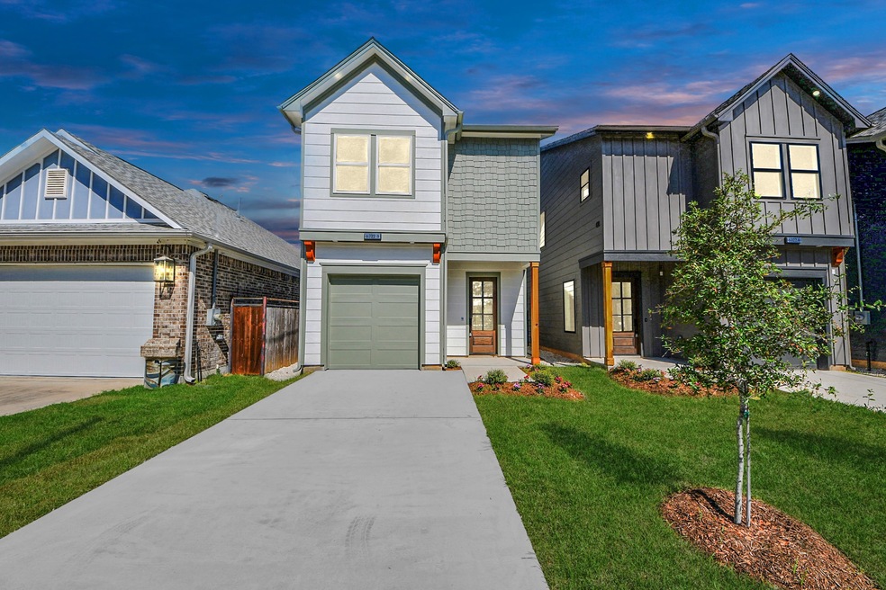 6322 Milwee St unit B, Houston, TX 77092 - photo 1