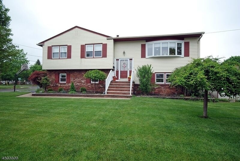 3 Rutgers Ln, Middlesex, NJ 08846 - photo 1