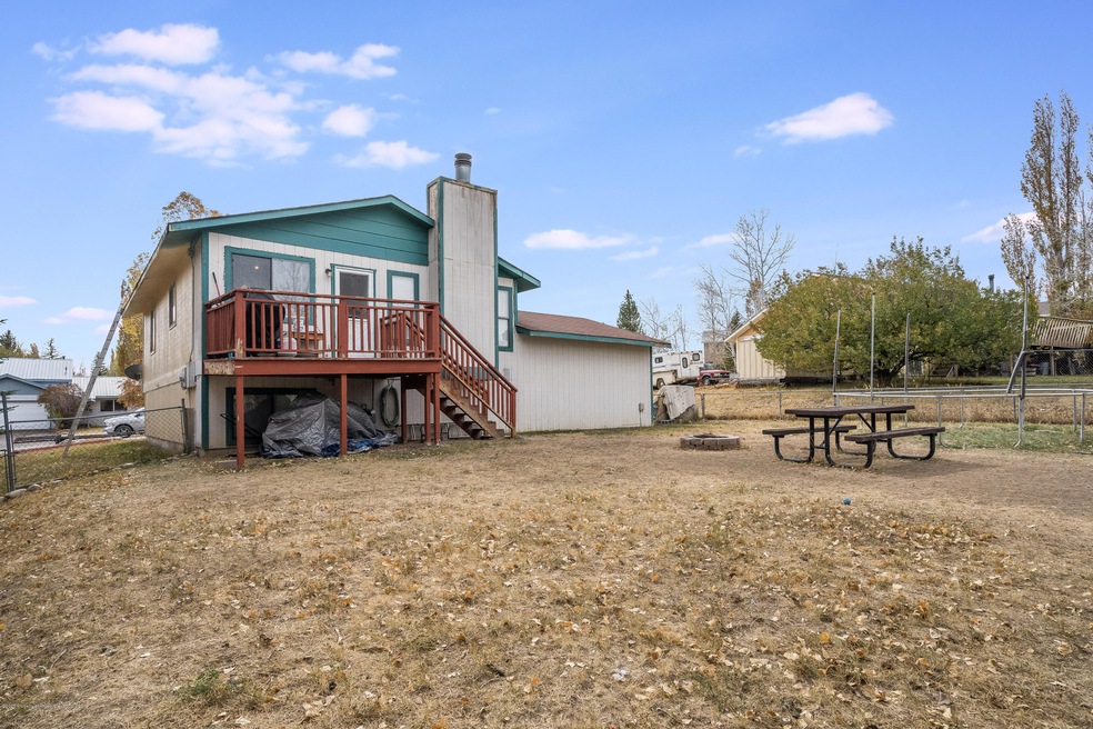 429 Clover Cir_015