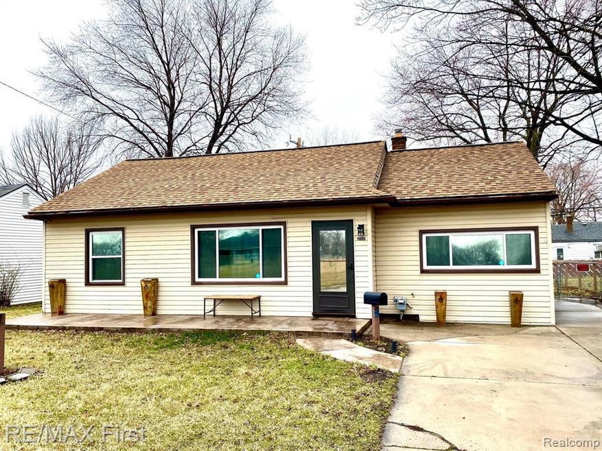 27171 Academy St, Roseville, MI 48066 - photo 1