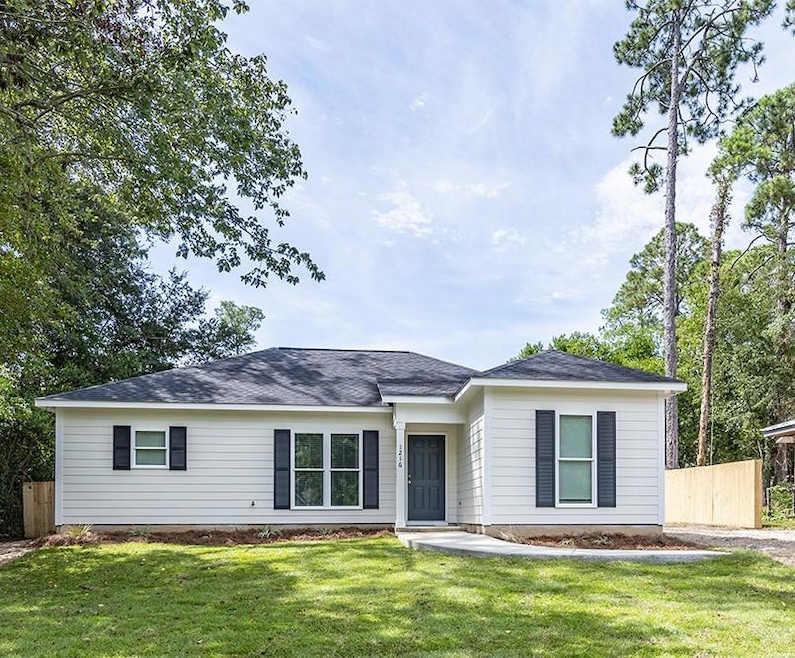 1216 Baker Ave, Albany, GA 31707 - photo 1