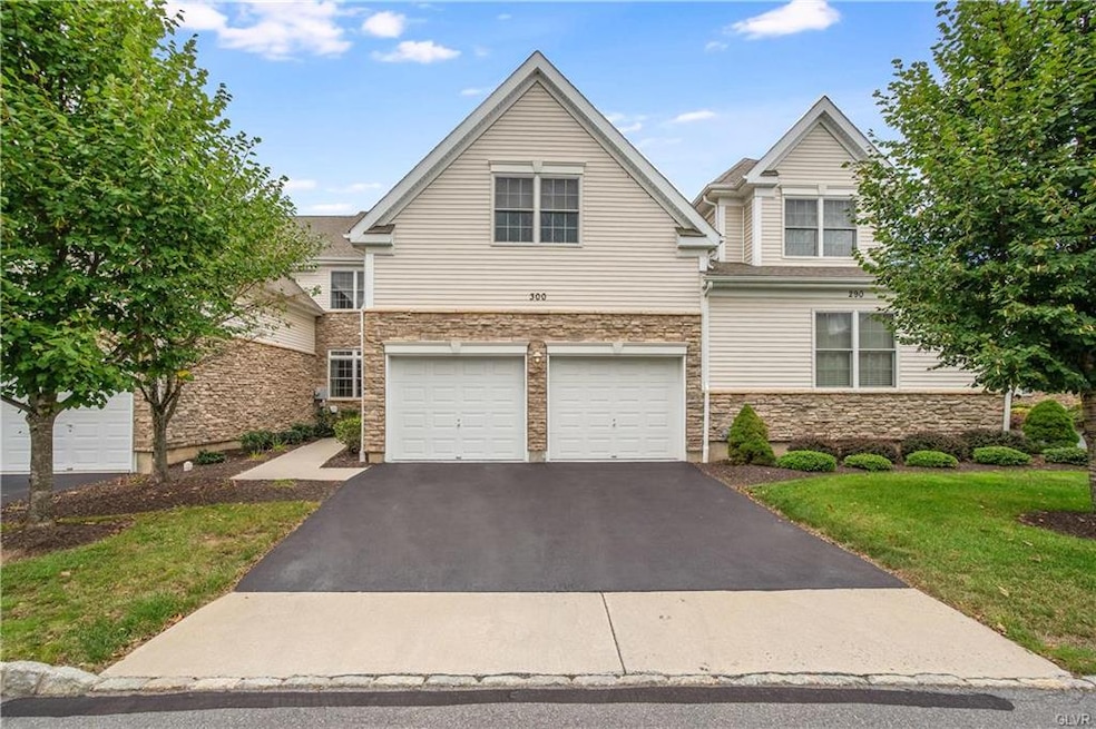 300 Inverness Cir, Easton, PA 18042 - photo 1