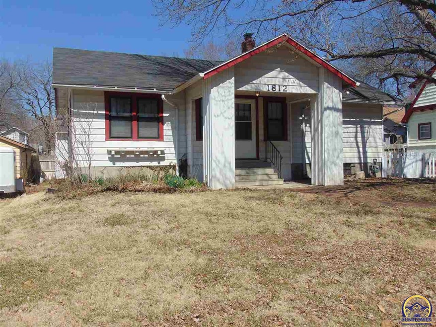 1812 W 1st Ave, Topeka, KS 66606 - photo 1