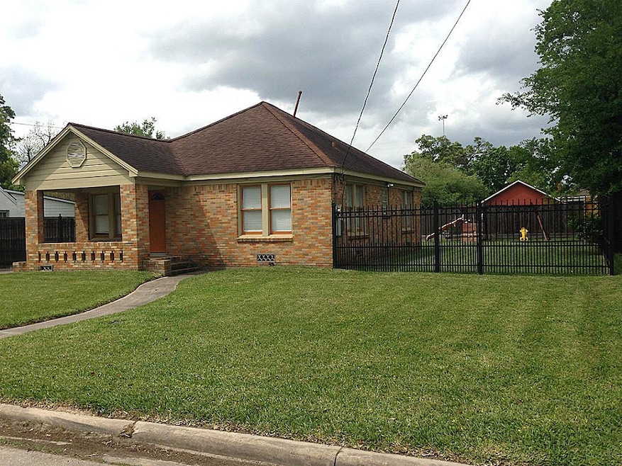 603 Eleanor St, Houston, TX 77009 - photo 1