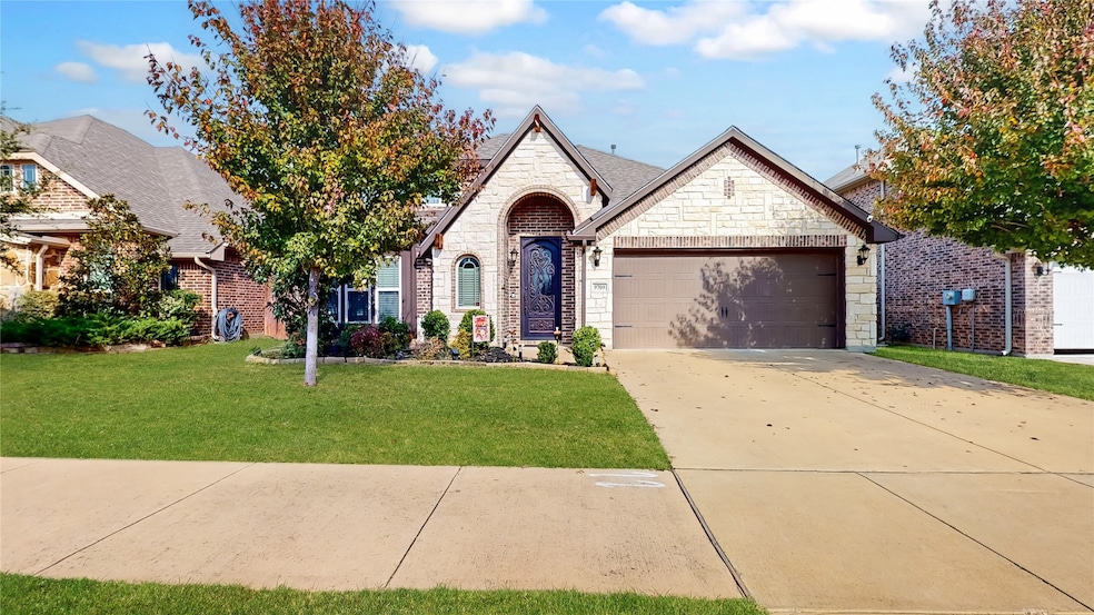 9709 Athens Dr, Argyle, TX 76226 - photo 1