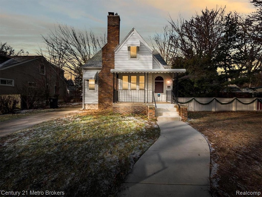 632-S-Gainsborough-Ave-WindowStill-Real-Estate-Pho