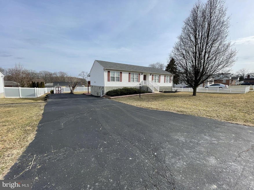 715 N Woodward Dr, Essex, MD 21221 - photo 1